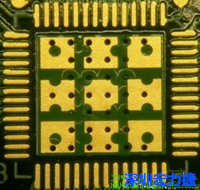 這也是不好的通孔設(shè)計(jì)，但部份通孔已經(jīng)用綠漆(mask)蓋上，但仍有部份通孔未塞孔。 